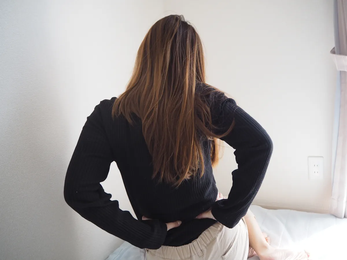 ストレート腰の女性